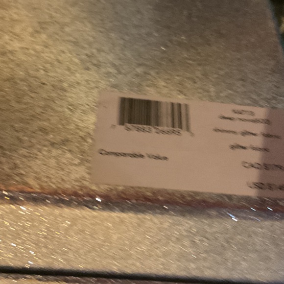 Kate Spade Sparkling Burgundy Wristlet new in box - Picture 7 of 8